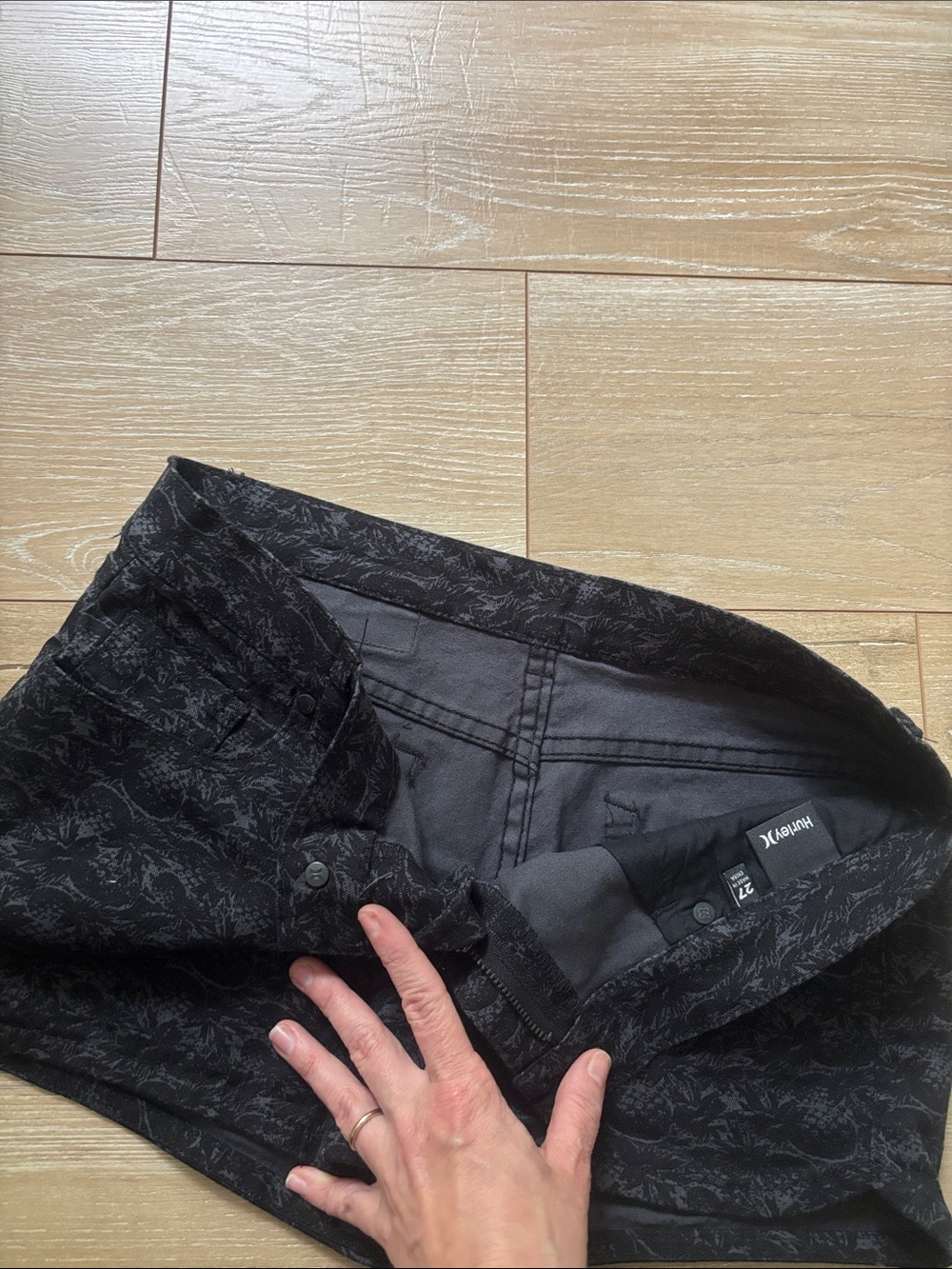 Hurley Black Patterned New Shorts - Picture 8 of 10